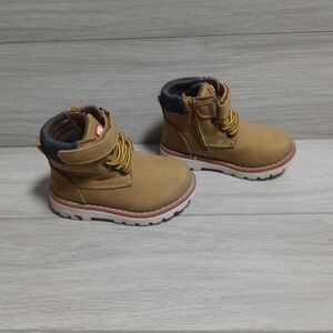 Echo Unlimited Toddler Boots - Size 5 - Tan/Pre-owned